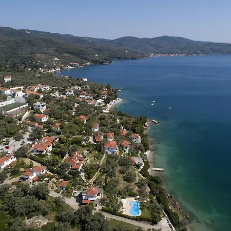 Diplomats' Holidays 寇特