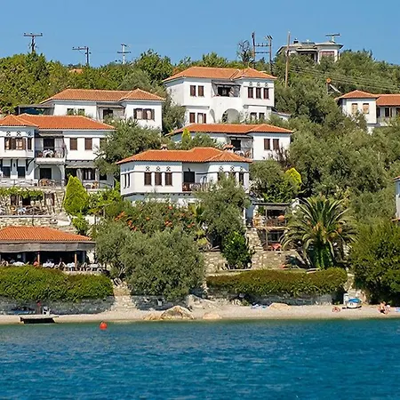 Diplomats' Holidays 公寓 *