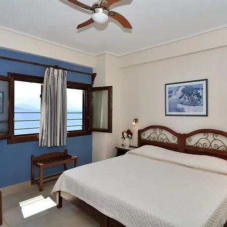 Diplomats' Holidays 寇特