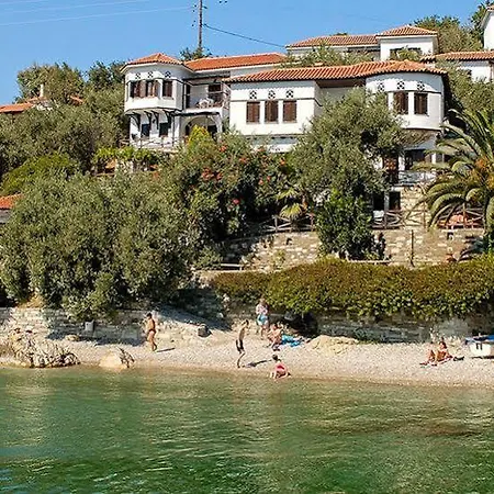 Diplomats' Holidays Apartment *