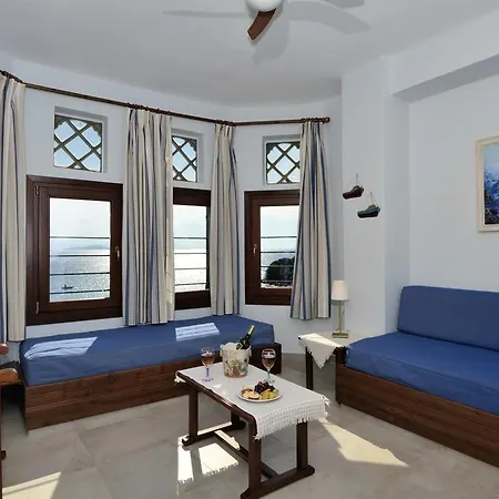 Апартаменты Diplomats' Holidays