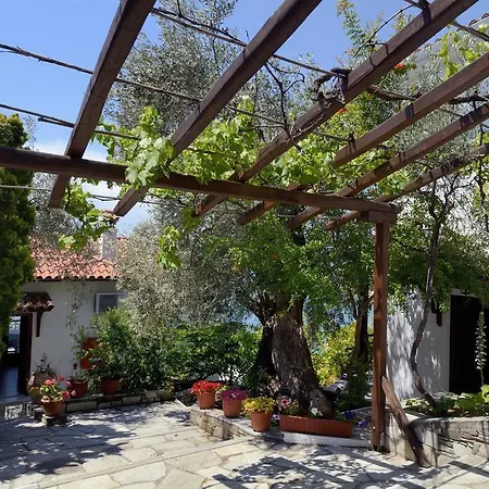 Апартаменты Diplomats' Holidays *