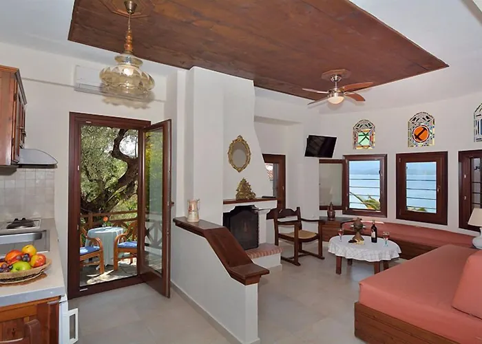 Diplomats' Holidays * צ'ורטו