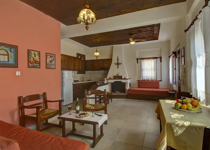 Diplomats' Holidays צ'ורטו