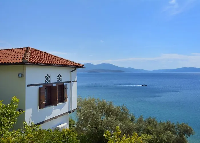 Diplomats' Holidays צ'ורטו